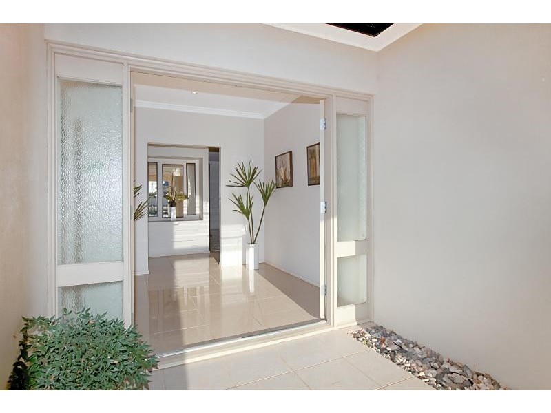 8 The Boulevard, Parafield Gardens SA 5107