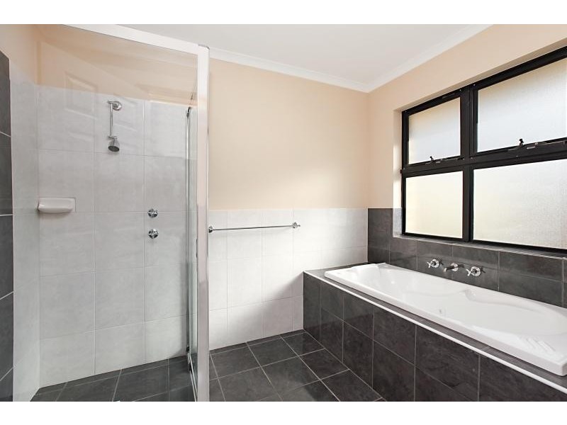 9 Harvey Cct, Mawson Lakes SA 5095