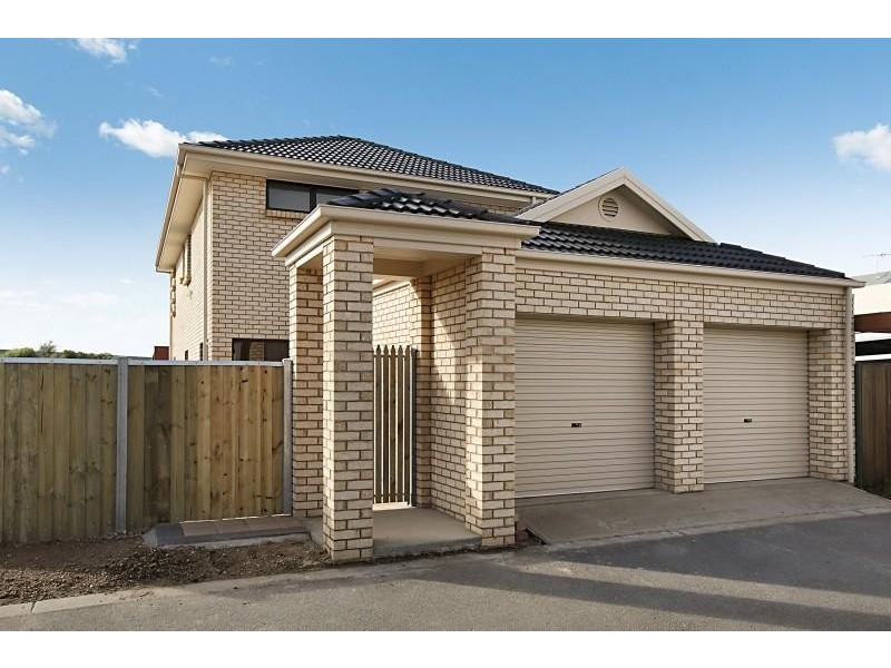9 Harvey Cct, Mawson Lakes SA 5095