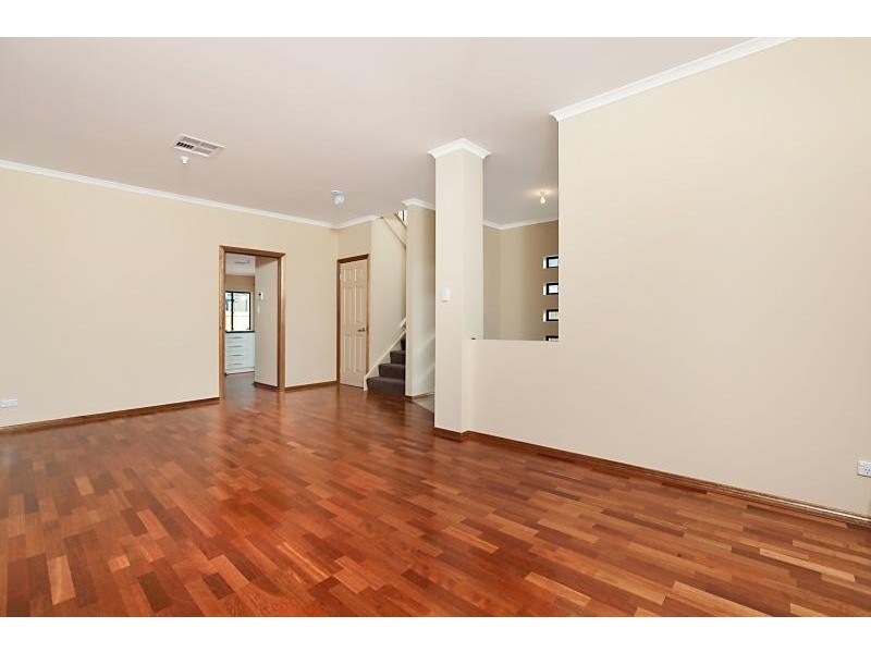 9 Harvey Cct, Mawson Lakes SA 5095