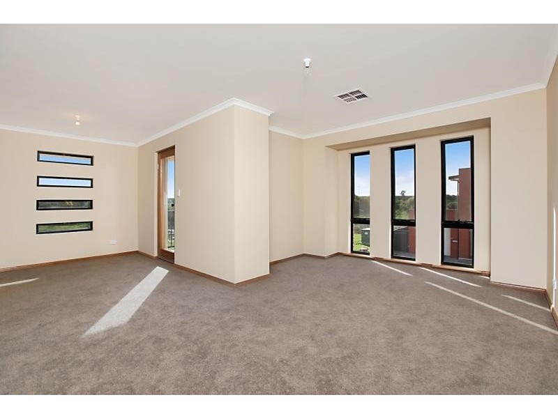 9 Harvey Cct, Mawson Lakes SA 5095
