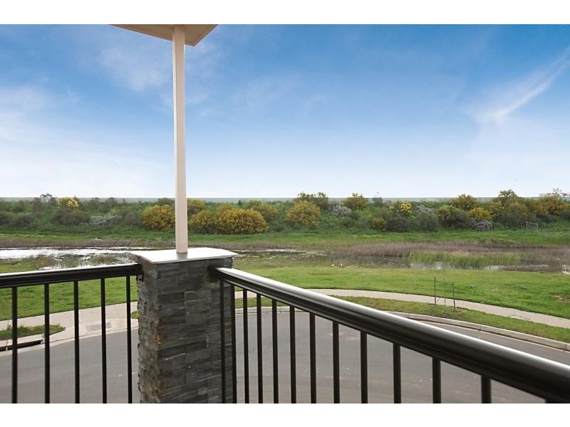 9 Harvey Cct, Mawson Lakes SA 5095