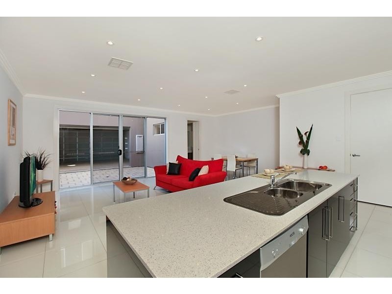 14 Riverside Street, Mawson Lakes SA 5095