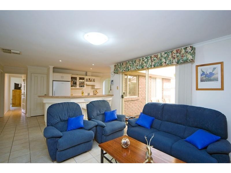 5 Parkway Cct, Parafield Gardens SA 5107