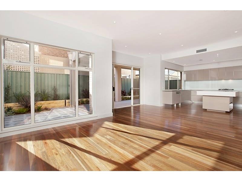 31 Isla Cct, Mawson Lakes SA 5095