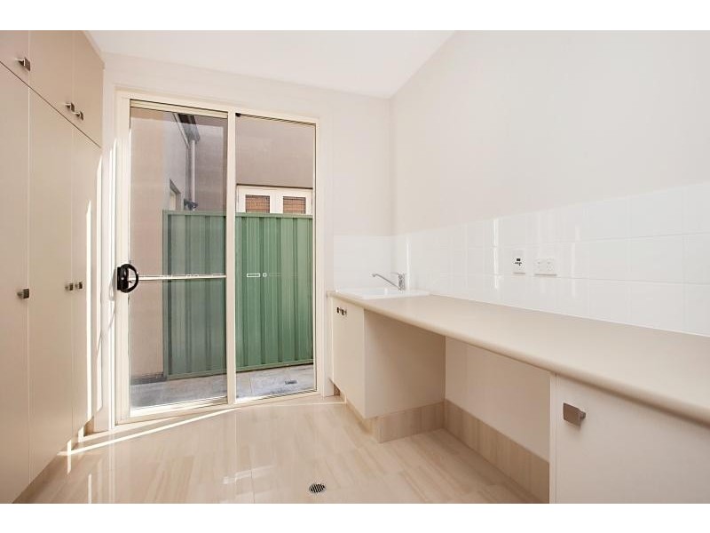 31 Isla Cct, Mawson Lakes SA 5095