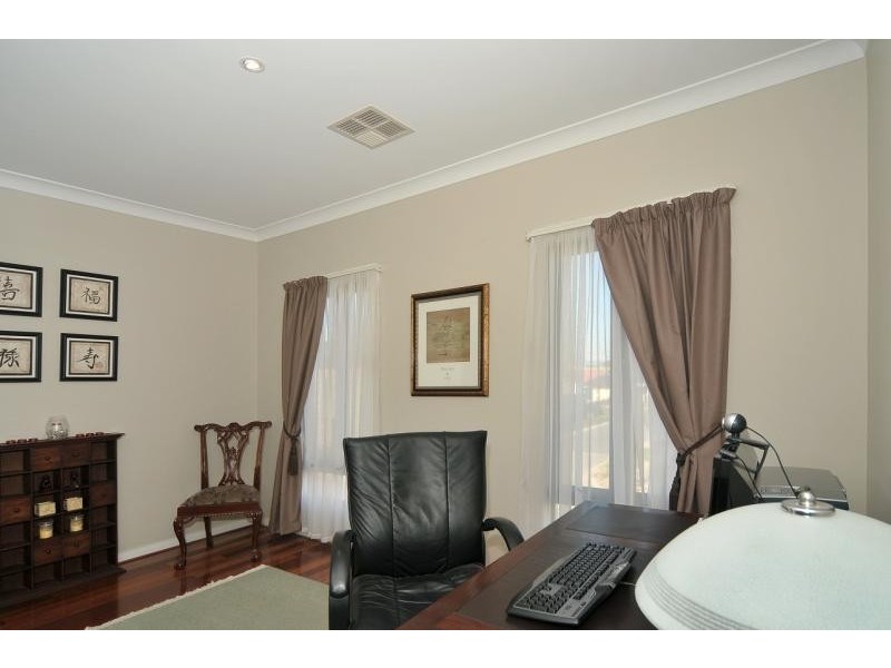 4 Atiu Street, Mawson Lakes SA 5095