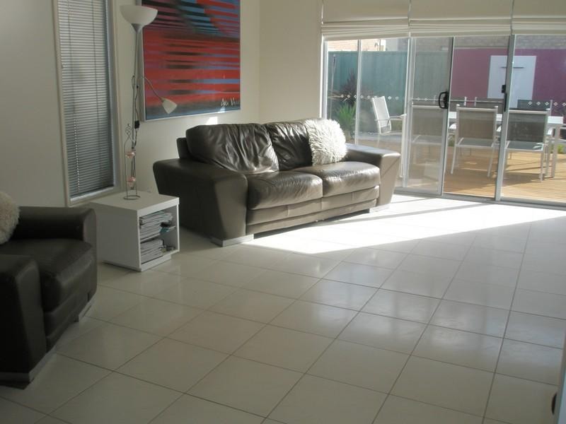 11 Brimpton Avenue, Mawson Lakes SA 5095