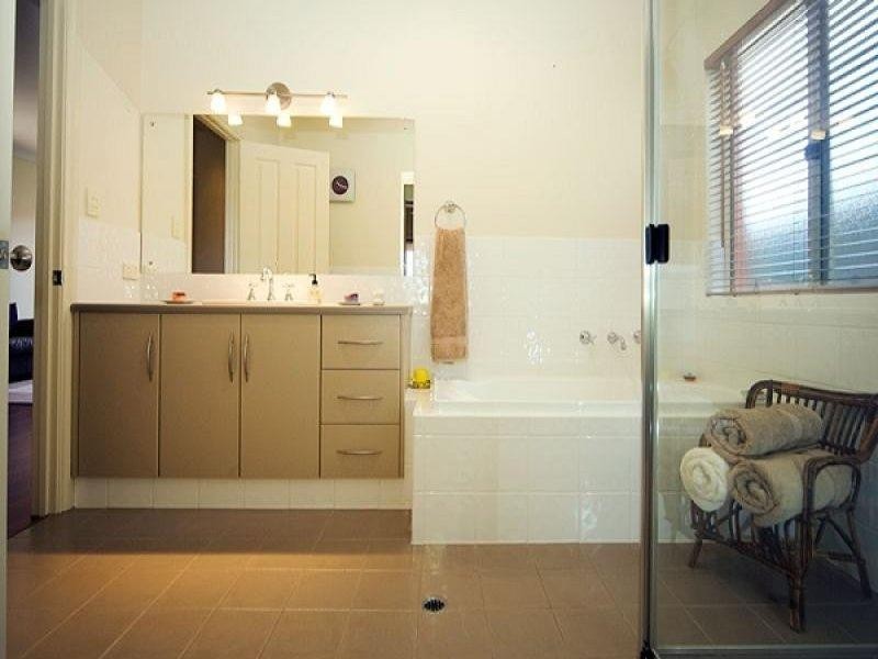 23 Newland Way, Mawson Lakes SA 5095