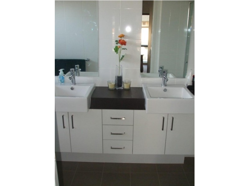 5 Adeline Street, Mawson Lakes SA 5095