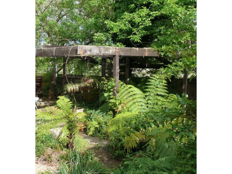 8 Gilday Place, Fadden ACT 2904