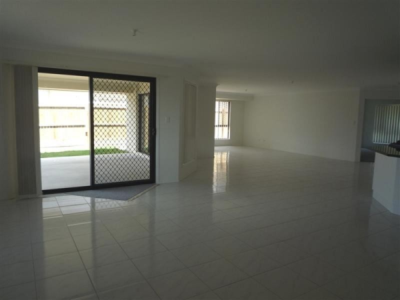 107 Kurrajong Drive, Warner QLD 4500
