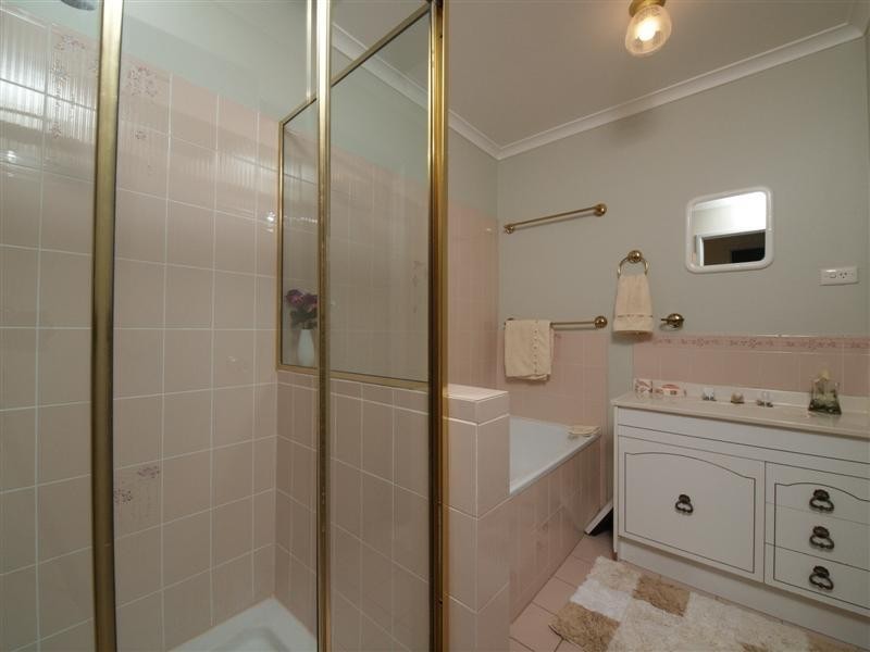 Eatons Hill QLD 4037