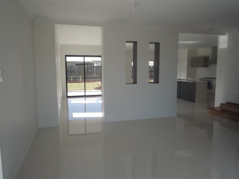 3 Swan Parade, Warner QLD 4500