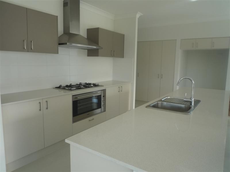 3 Swan Parade, Warner QLD 4500