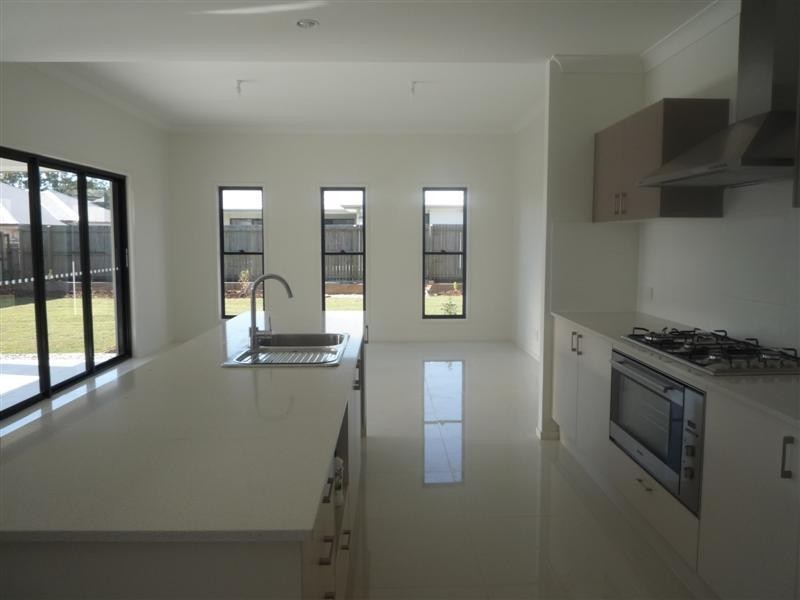 3 Swan Parade, Warner QLD 4500