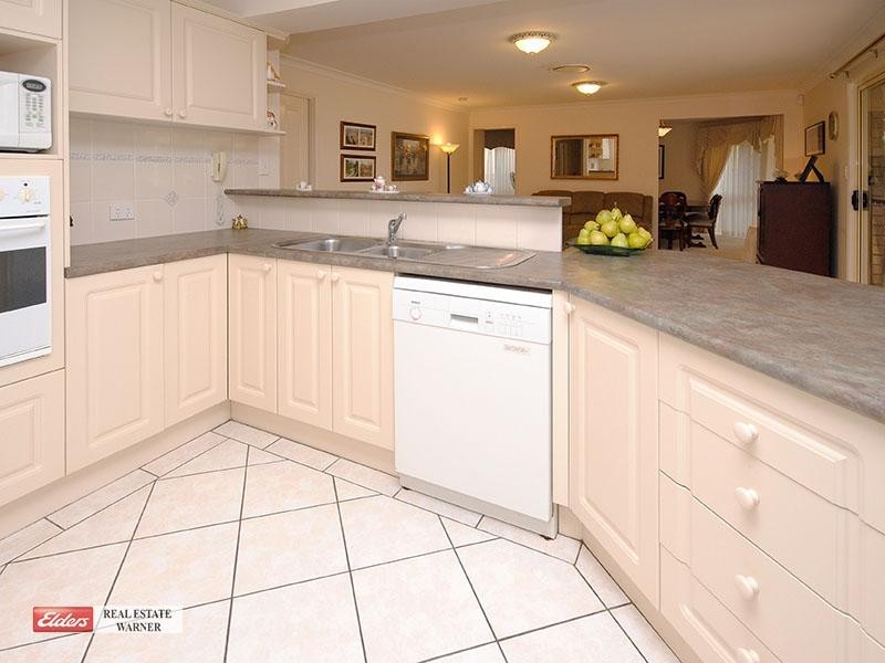 38 Paramount Drive, Warner QLD 4500