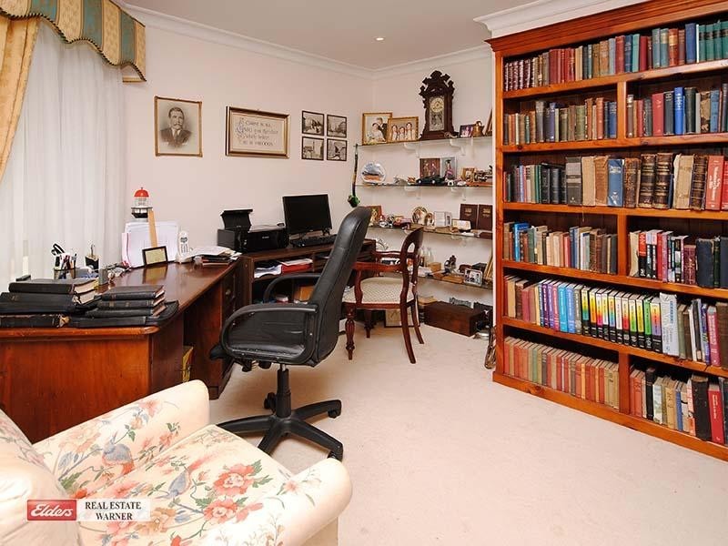 38 Paramount Drive, Warner QLD 4500