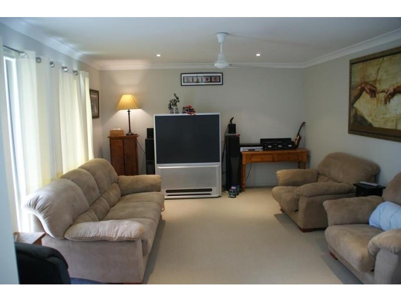 2 Jean Close, Joyner QLD 4500