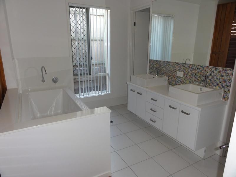 Warner QLD 4500