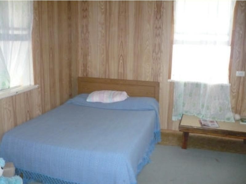 31 HAWKINS STREET, Miles QLD 4415