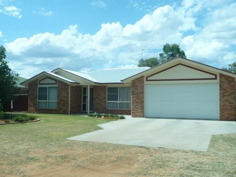 103 OAK STREET, Chinchilla QLD 4413