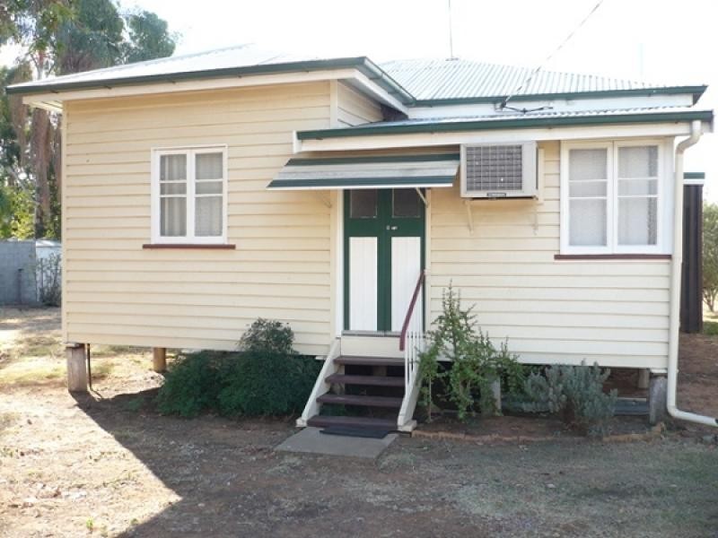 7 Castles Street, Chinchilla QLD 4413