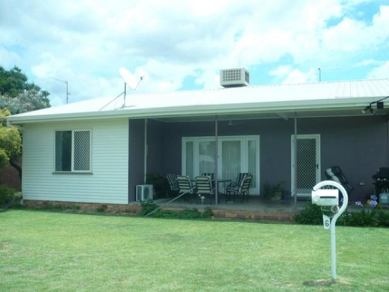 6 COVINGTON STREET, Chinchilla QLD 4413