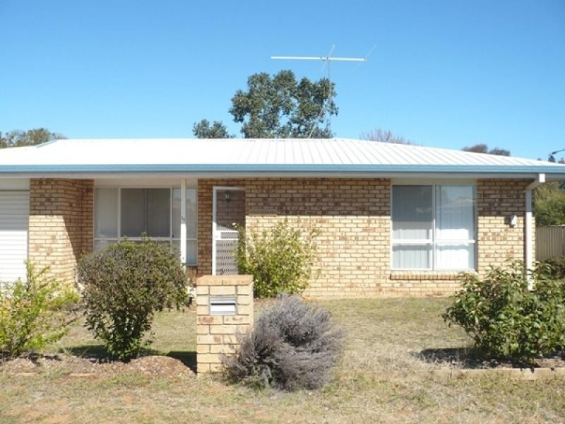 16 MCINTYRE STREET, Chinchilla QLD 4413