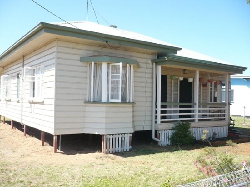 6 Short Street, Chinchilla QLD 4413