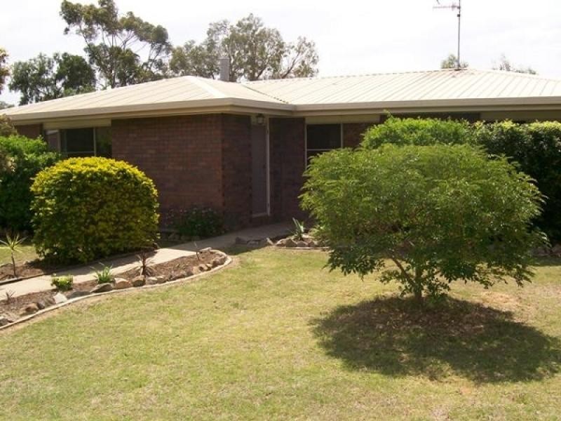 8 Stevenson Street, Chinchilla QLD 4413