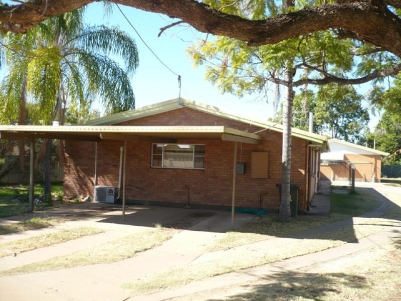 Unit 2/70 Wambo Street, Chinchilla QLD 4413