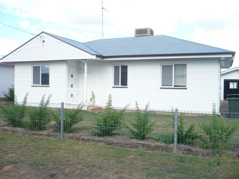 11 Claydon Street, Chinchilla QLD 4413