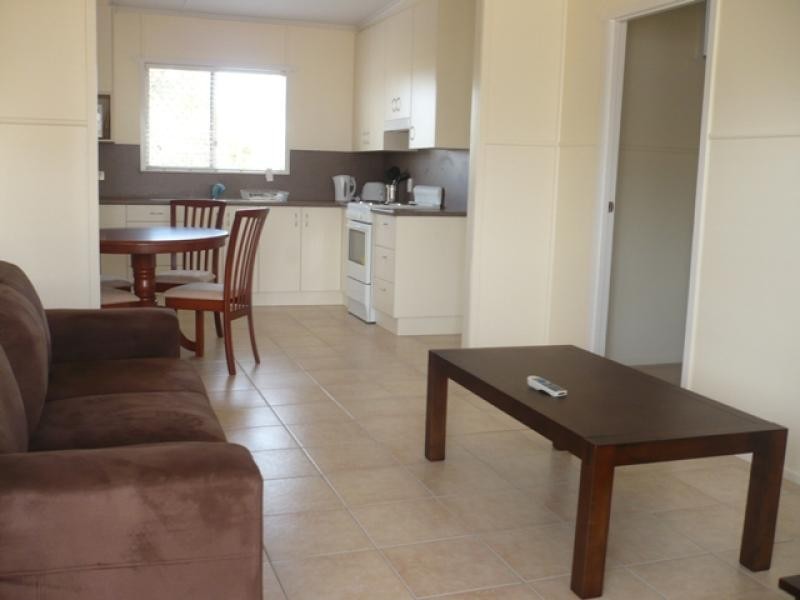 Unit 2/59 Edith Street, Miles QLD 4415