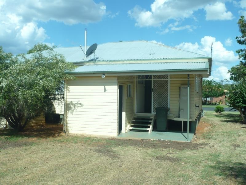 22 Atkins Street, Chinchilla QLD 4413