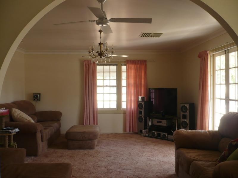 16 Glasson Street, Chinchilla QLD 4413