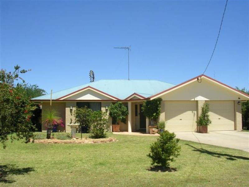 36 Edith Street, Miles QLD 4415