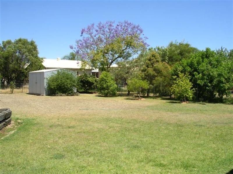 36 Edith Street, Miles QLD 4415