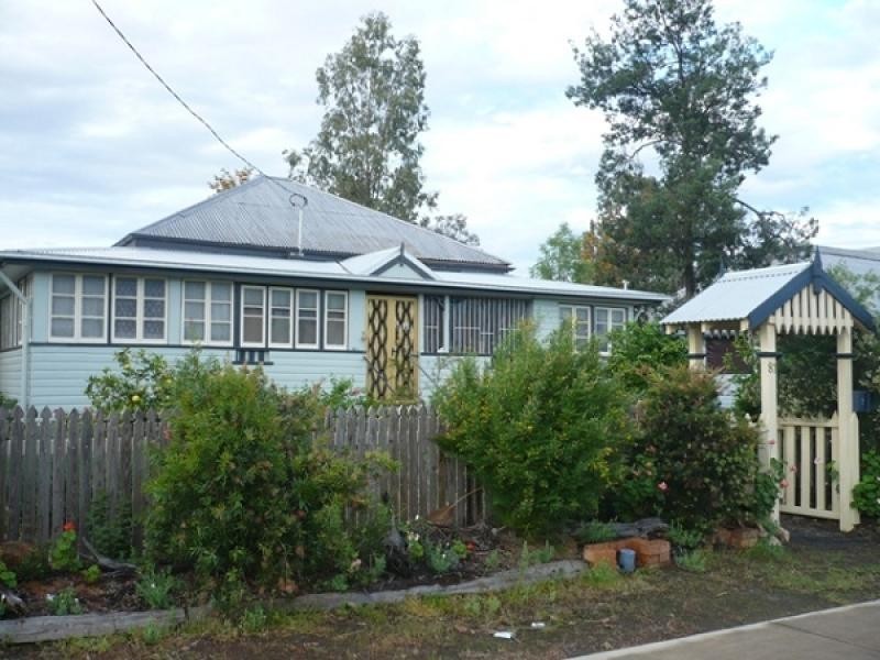 87 Marian Street, Miles QLD 4415