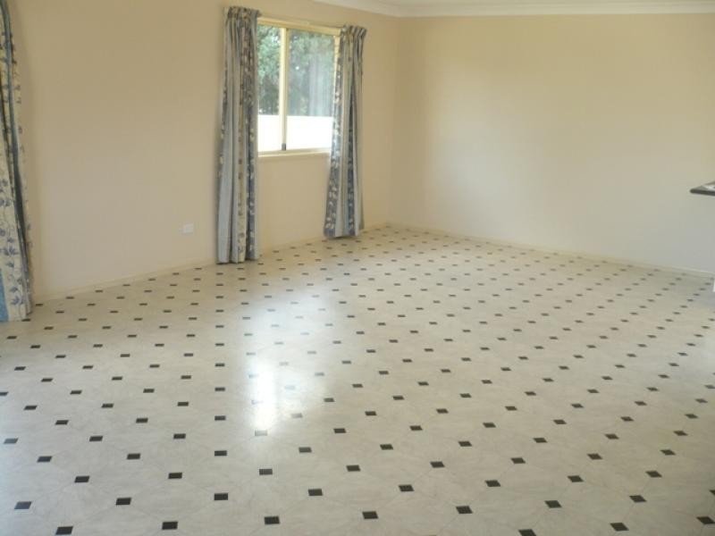 79 Oak Street, Chinchilla QLD 4413