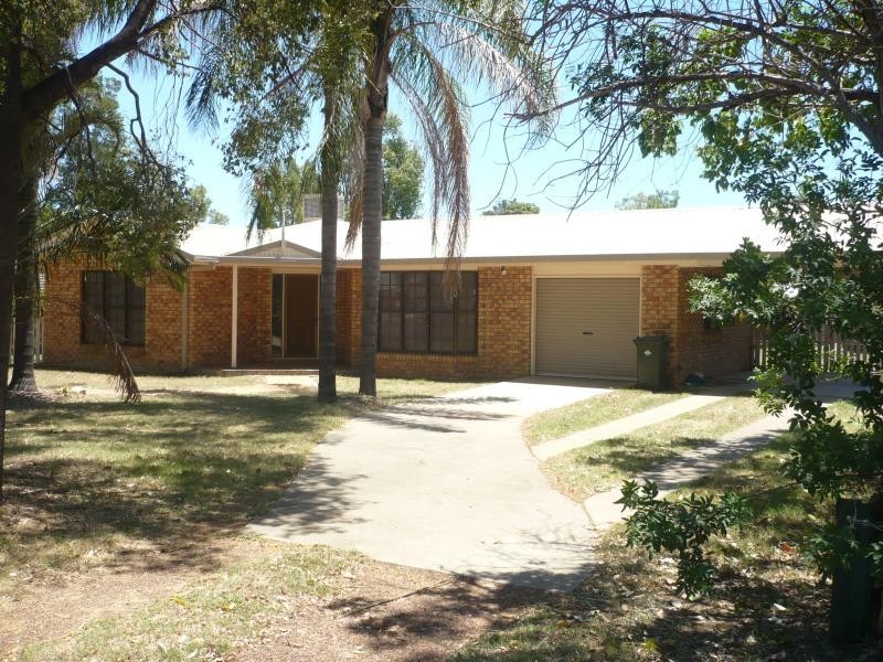 27 Zeller Street, Chinchilla QLD 4413