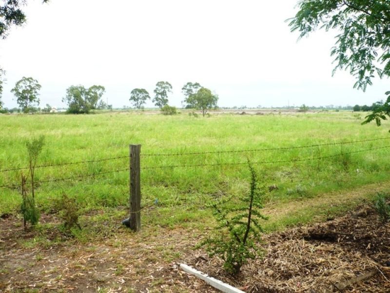 64 Gates Road, Chinchilla QLD 4413