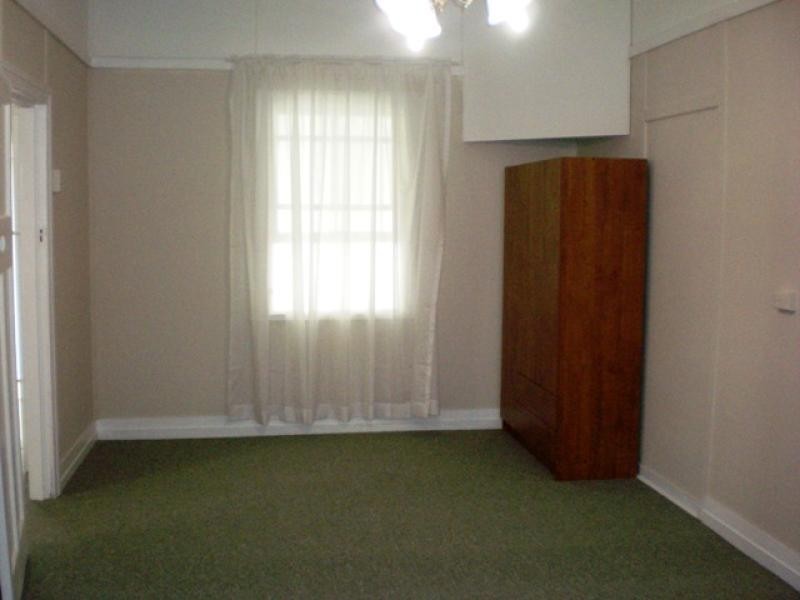 12 Edith Street, Miles QLD 4415