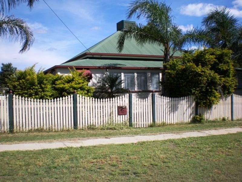 12 Edith Street, Miles QLD 4415