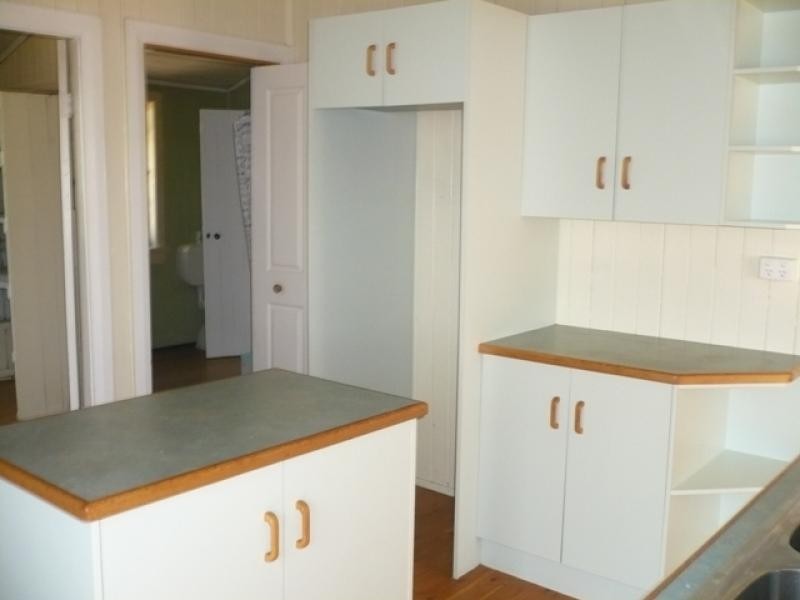 33 Marian Street, Miles QLD 4415