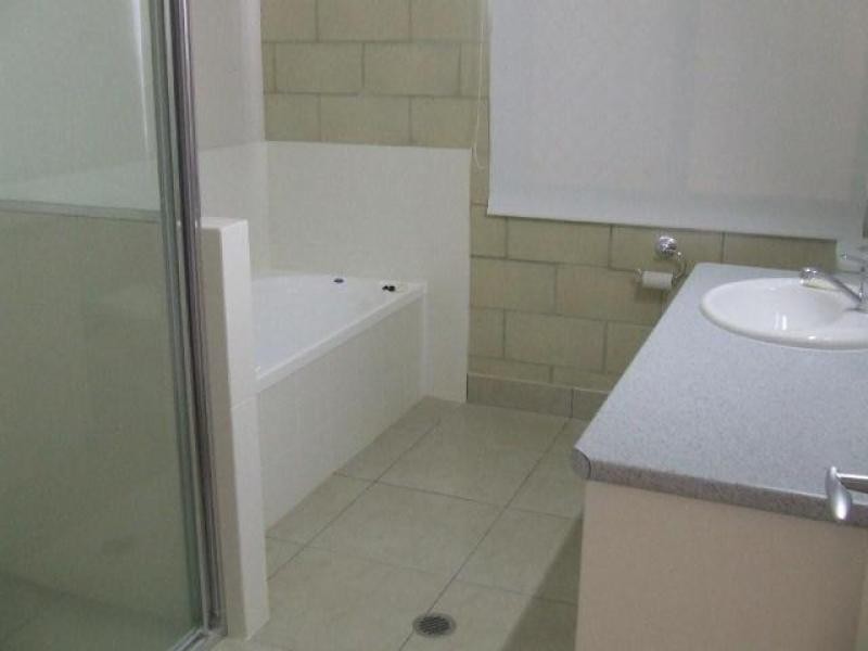 Unit 1/18 Cole Street, Chinchilla QLD 4413