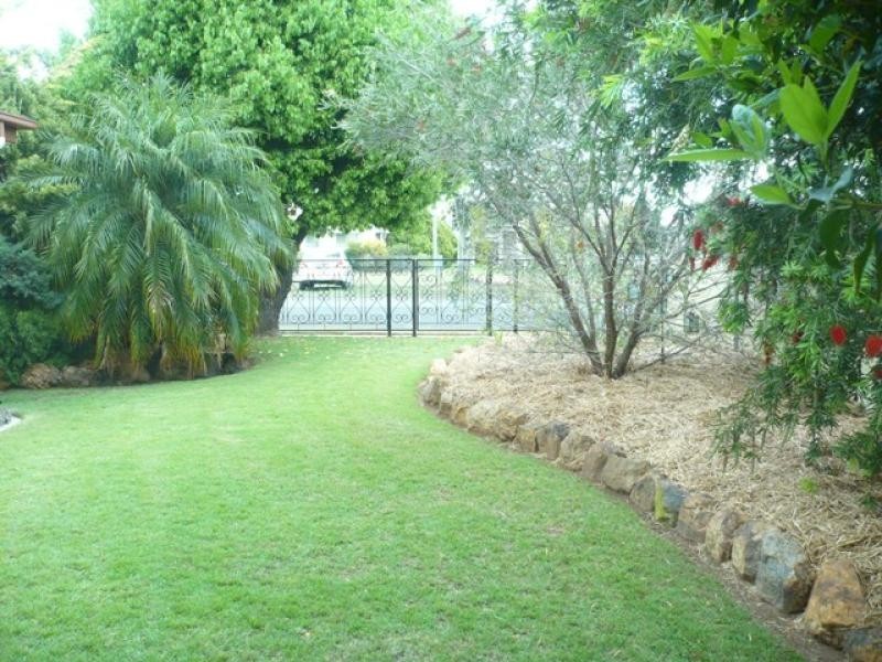 13 Windmill Road, Chinchilla QLD 4413