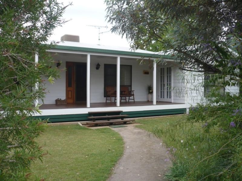 18 Parsons Street, Chinchilla QLD 4413