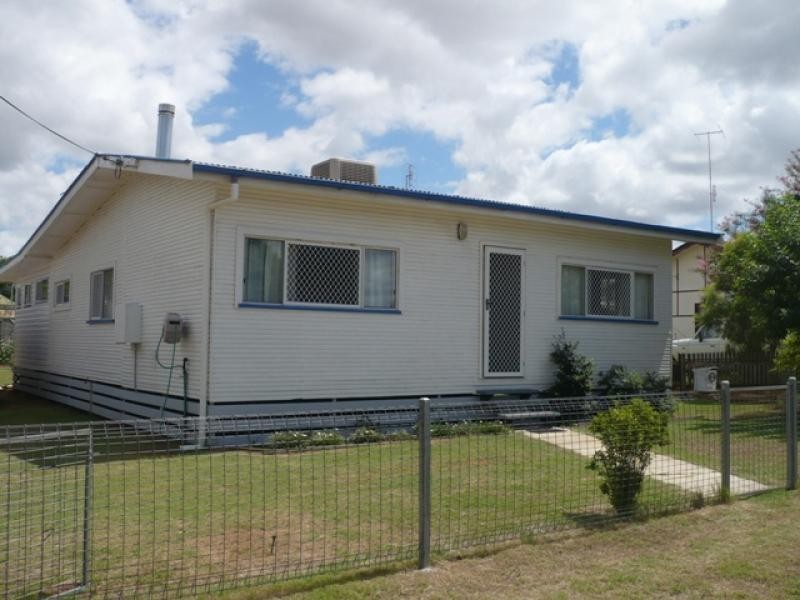 32 Windmill Road, Chinchilla QLD 4413