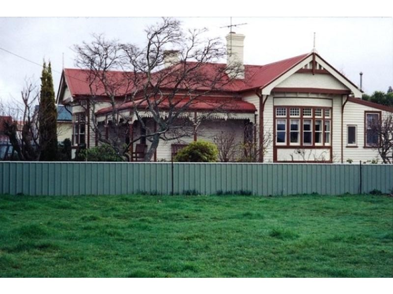 105 MAIN STREET, Sheffield TAS 7306